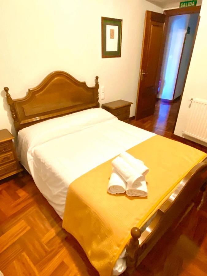 Hostal Cristina Estella Exterior photo
